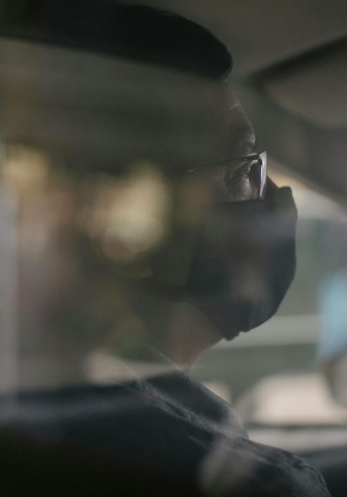 pexels-tim-samuel-5834972